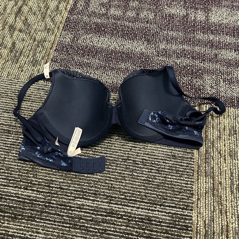 Victoria's Secret Navy Padded Lace-Accent Bra NWT